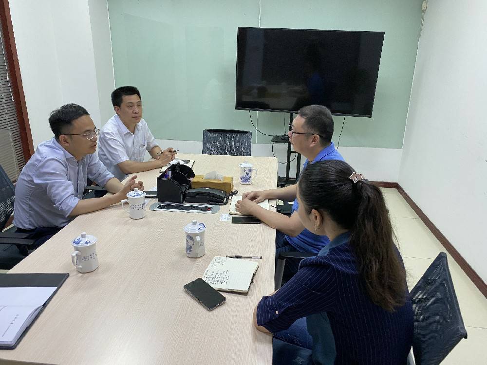 无锡市工信局领导来开云官方手机登录入口-开云(中国)科技开展“三联三解”活动